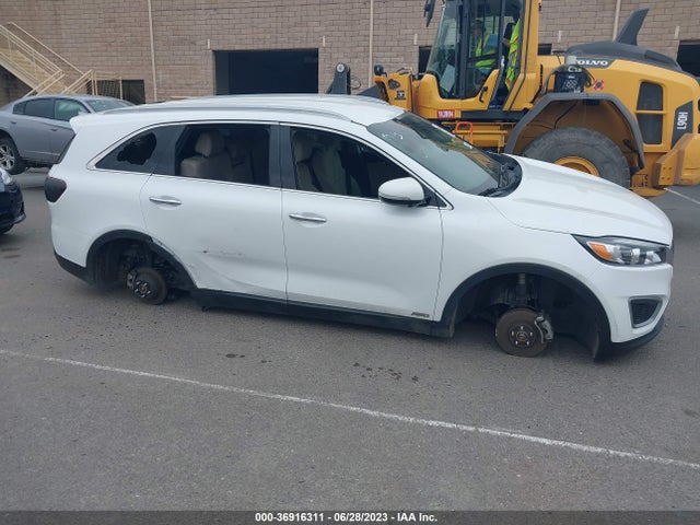 KIA SORENTO LX 2018 5XYPGDA30JG431525 Image 13