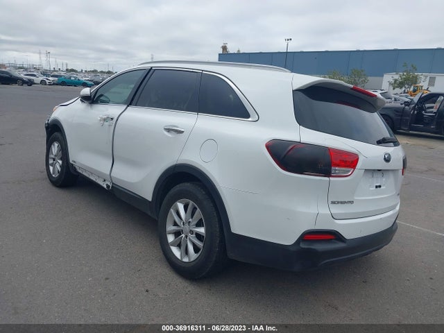 KIA SORENTO LX 2018 5XYPGDA30JG431525 Image 3