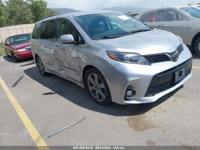 2018 TOYOTA SIENNA SE VIN: 5TDXZ3DC5JS922921