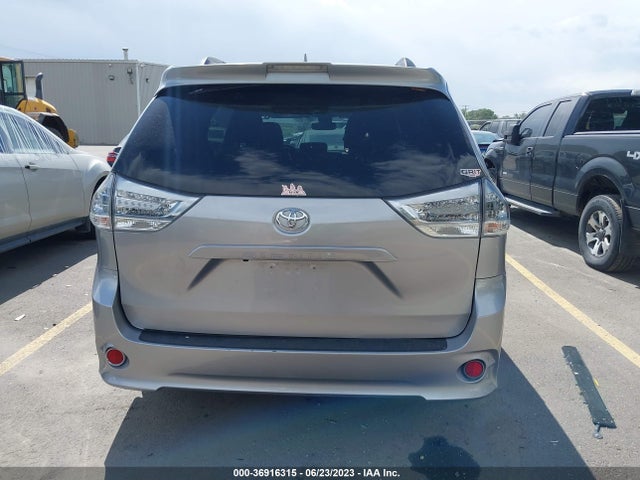 2018 TOYOTA SIENNA SE VIN: 5TDXZ3DC5JS922921