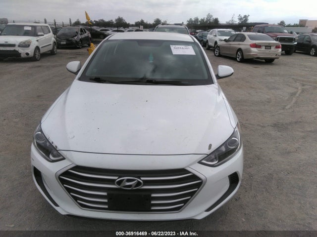 Hyundai ELANTRA SE 2018 5NPD74LF3JH299427 Image 3