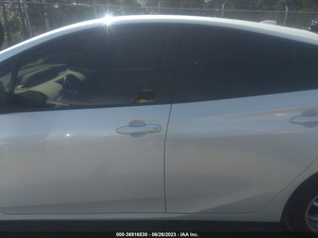 2021 TOYOTA PRIUS XLE AWD-E VIN: JTDL9MFU2M3022901