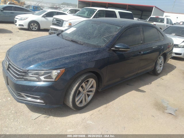 1VWLA7A3XKC013221 Volkswagen Passat 2.0t Wolfsburg Edition
