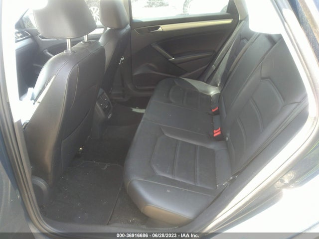 1VWLA7A3XKC013221 Volkswagen Passat 2.0t Wolfsburg Edition