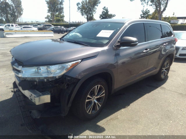Toyota Highlander Le 2019 5TDZARFH6KS052576 Image 2
