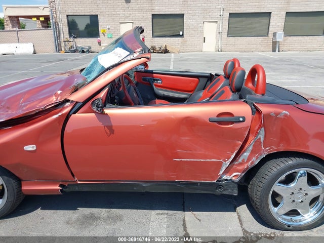 2000 MERCEDES-BENZ SLK 230 KOMPRESSOR VIN: WDBKK47F0YF161251