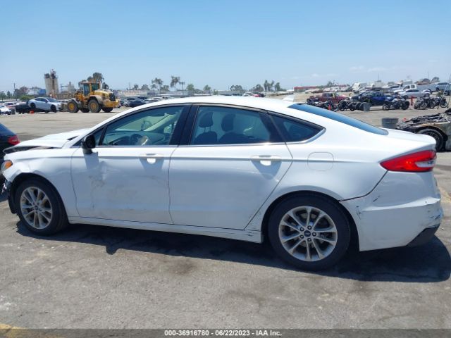 3FA6P0HD1KR203923 Ford FUSION SE