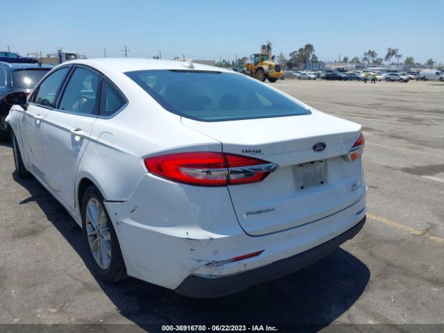 3FA6P0HD1KR203923 Ford FUSION SE
