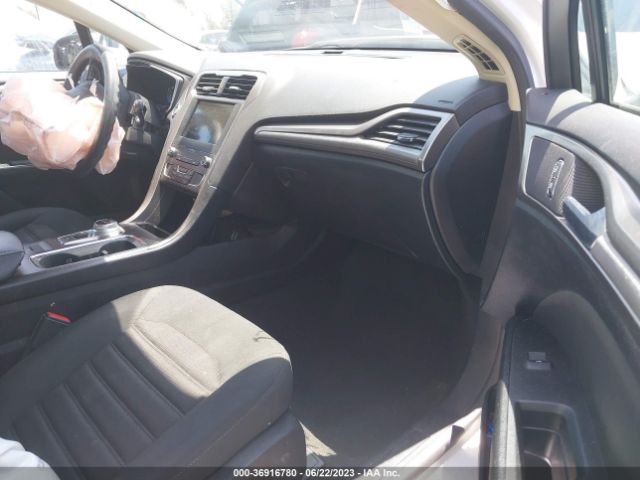 3FA6P0HD1KR203923 Ford FUSION SE