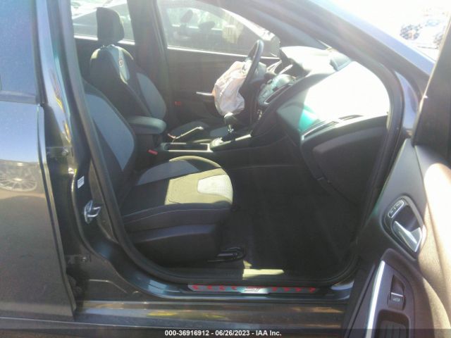 1FADP3L98JL286565 Ford FOCUS ST