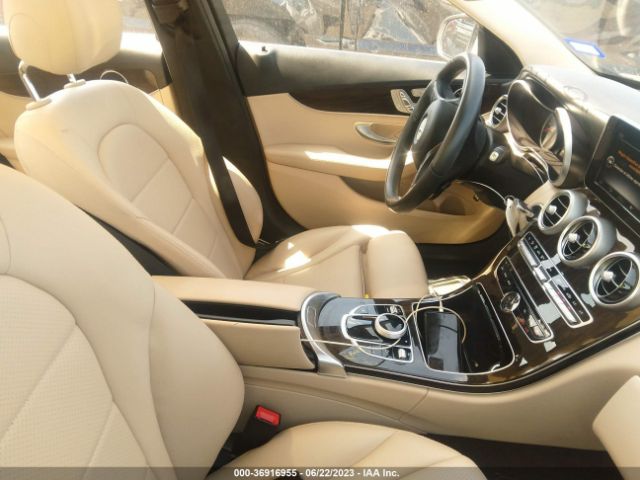 55SWF4JB6HU208718 Mercedes-Benz C-class C 300