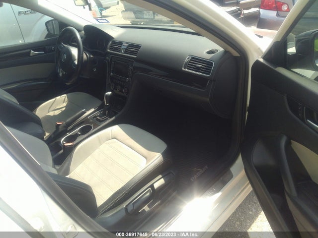 1VWBS7A38FC054753 Volkswagen Passat 1.8t Sport