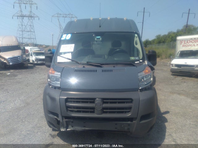 3C6TRVDG0JE158961 RAM Promaster Cargo Van