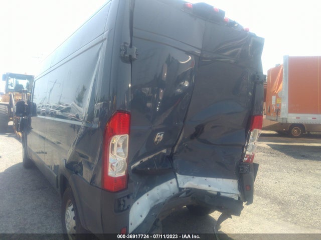 3C6TRVDG0JE158961 RAM Promaster Cargo Van