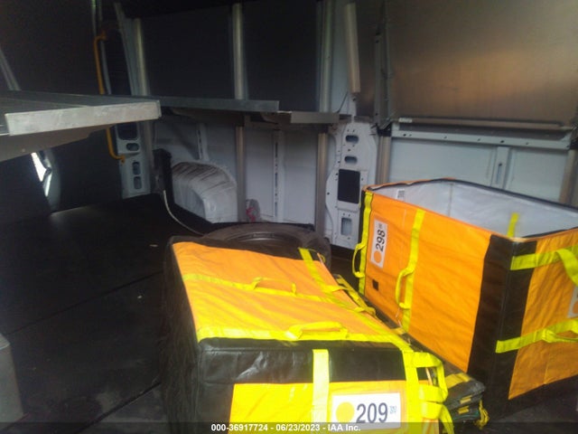 3C6TRVDG0JE158961 RAM Promaster Cargo Van