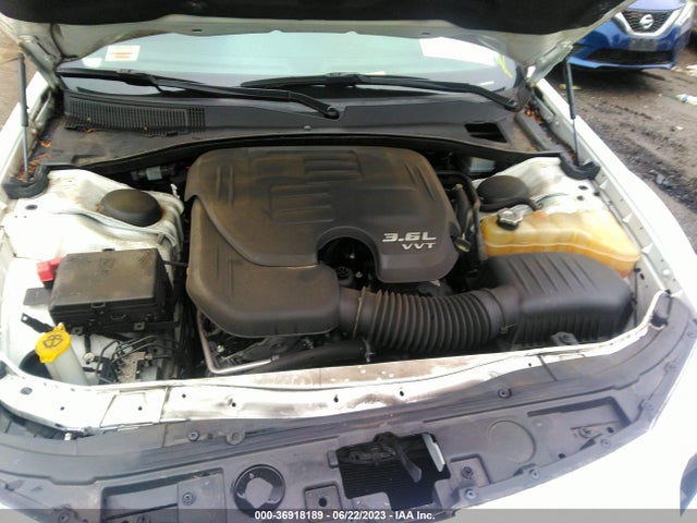 2C3CCARG7JH341195 Chrysler 300 Touring