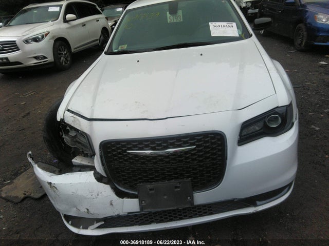 2C3CCARG7JH341195 Chrysler 300 Touring