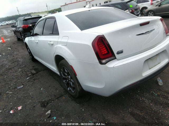 2C3CCARG7JH341195 Chrysler 300 Touring