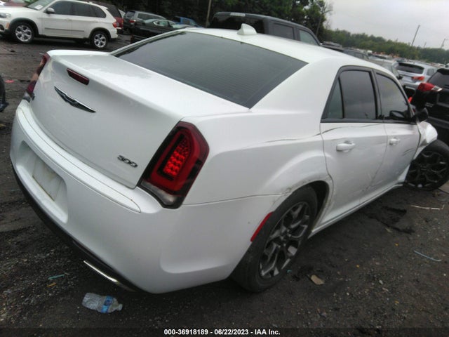 2C3CCARG7JH341195 Chrysler 300 Touring