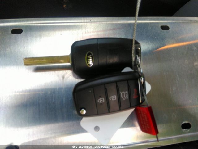5XYPG4A5XHG250427 KIA Sorento Lx V6