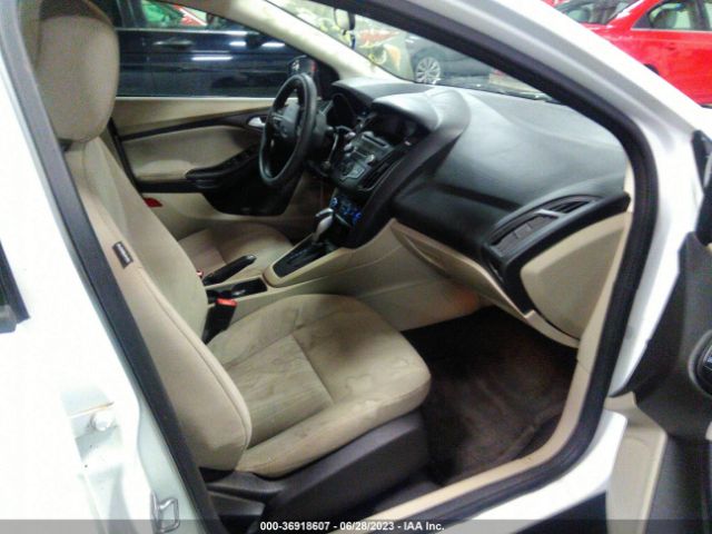 1FADP3K28FL384877 Ford FOCUS SE