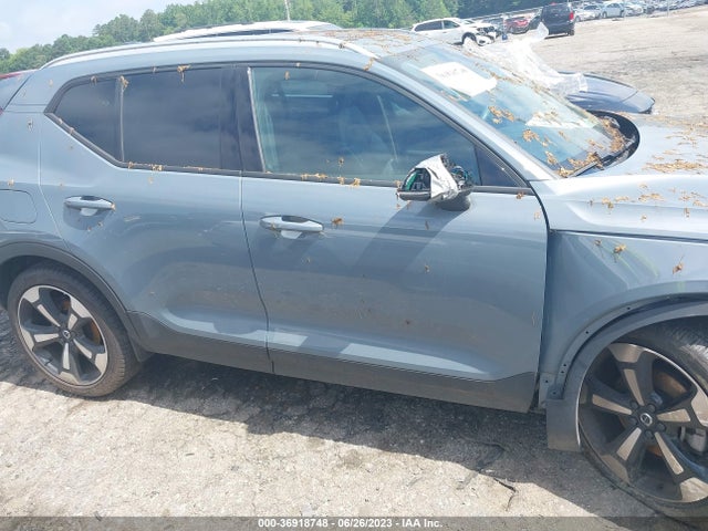 2022 Volvo XC40, VIN: YV4162UK3N2768252
