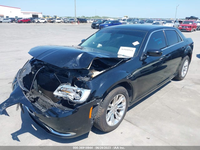 2C3CCAAG8JH137341 Chrysler 300 Touring