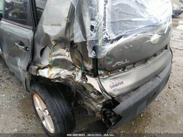 KNDJN2A2XE7101675 KIA Soul Base