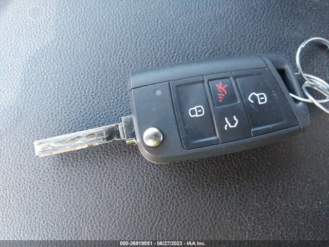 3VWN57BU1MM088587 Volkswagen Jetta S/r-line