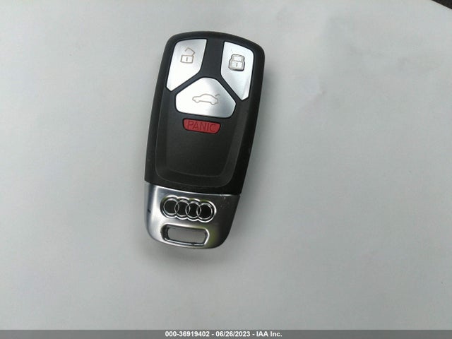 WA1LAAF70JD050857 Audi Q7 Premium Plus
