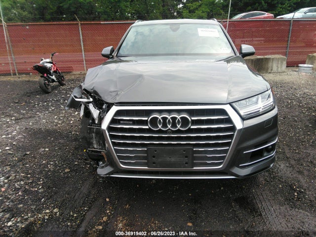 WA1LAAF70JD050857 Audi Q7 Premium Plus