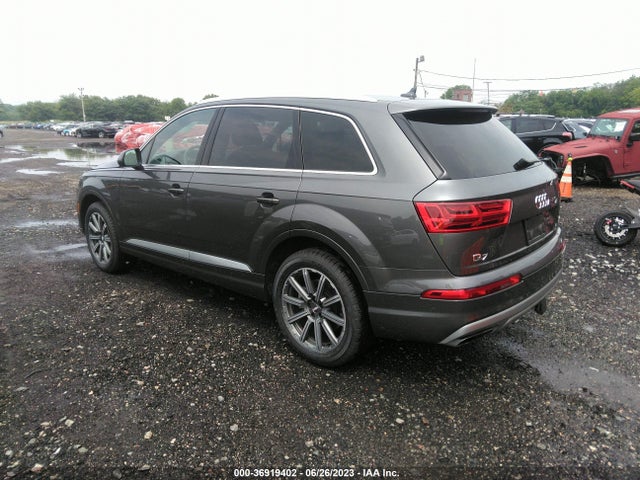 WA1LAAF70JD050857 Audi Q7 Premium Plus