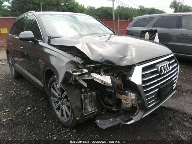 WA1LAAF70JD050857 Audi Q7 Premium Plus