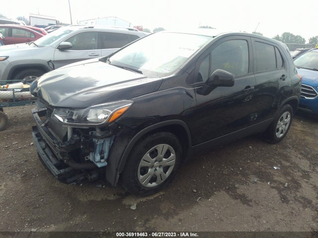 Chevrolet TRAX LS 2019 3GNCJKSB3KL183816 Image 2