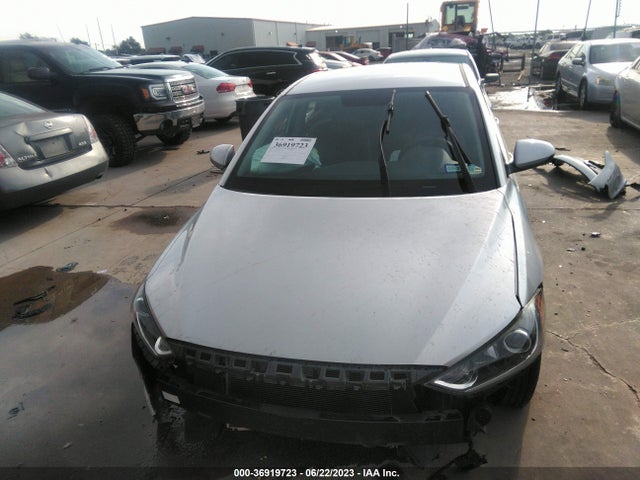 2018 HYUNDAI ELANTRA SE VIN: 5NPD74LF8JH331398