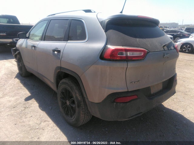 1C4PJMCB6GW301461 Jeep Cherokee Latitude