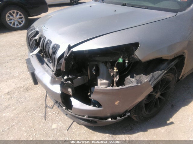 1C4PJMCB6GW301461 Jeep Cherokee Latitude