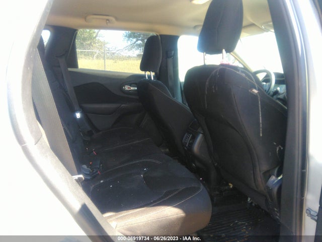 1C4PJMCB6GW301461 Jeep Cherokee Latitude