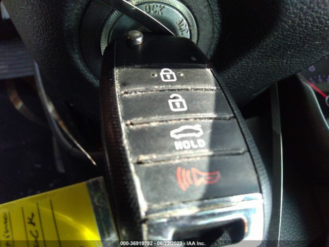 5XXGT4L30JG236330 KIA Optima Lx