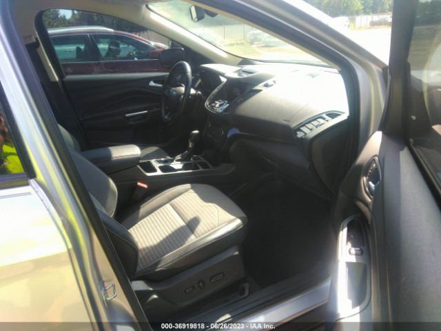 1FMCU0JD3HUC12863 Ford Escape Titanium