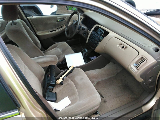 2000 HONDA ACCORD SDN LX VIN: 1HGCG1645YA025086
