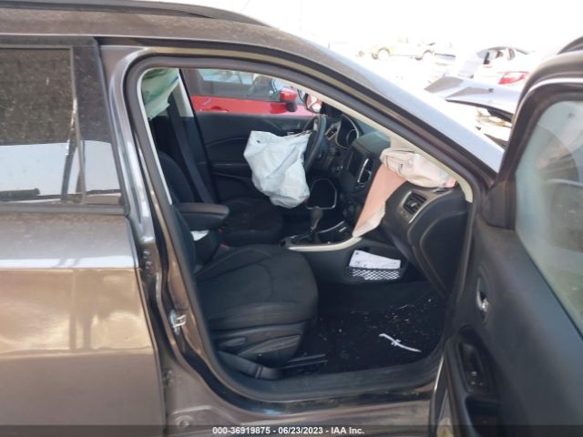 3C4NJCAB8JT286477 Jeep Compass Sport