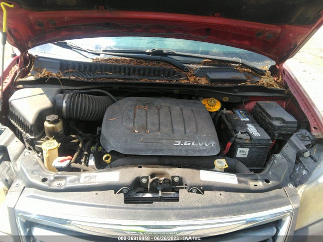 2C4RC1HG1ER329955 Chrysler Town & Country S