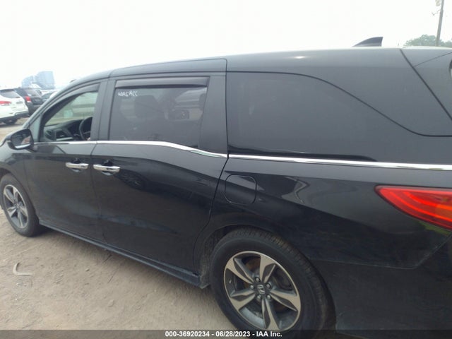 Honda Odyssey Touring 2018 5FNRL6H80JB001552 Image 15