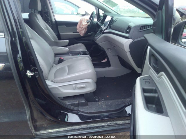 Honda Odyssey Touring 2018 5FNRL6H80JB001552 Image 5