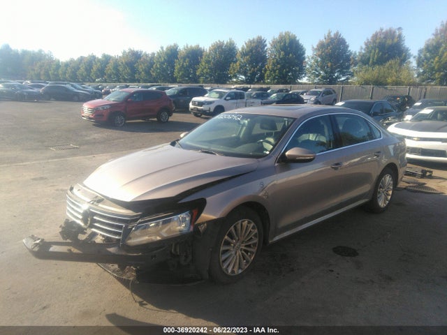 1VWBT7A39GC011361 Volkswagen Passat 1.8t Se