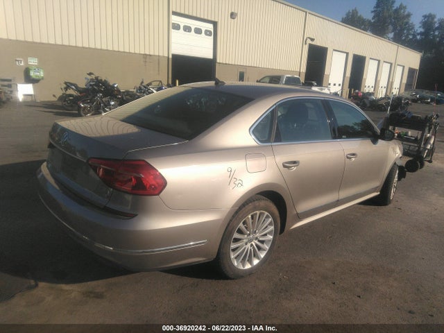 1VWBT7A39GC011361 Volkswagen Passat 1.8t Se