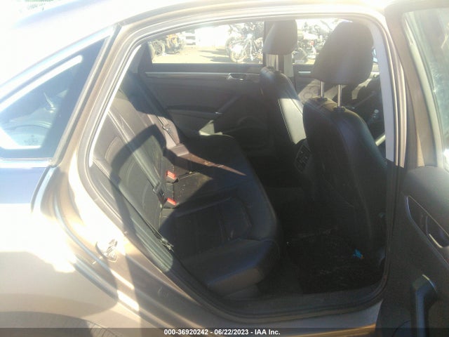 1VWBT7A39GC011361 Volkswagen Passat 1.8t Se