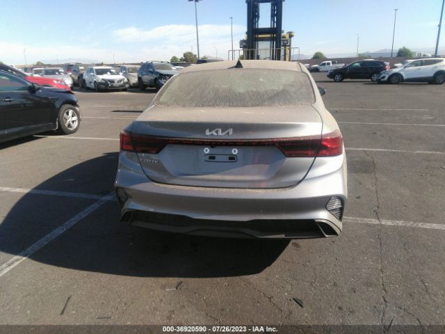 3KPF24AD8PE606841 KIA Forte Lxs
