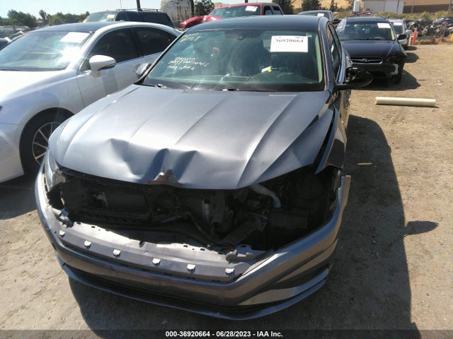 3VWCB7BU7KM136896 Volkswagen Jetta S/se/r-line